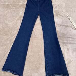 FRAME Le High Flare Jeans SIZE 1